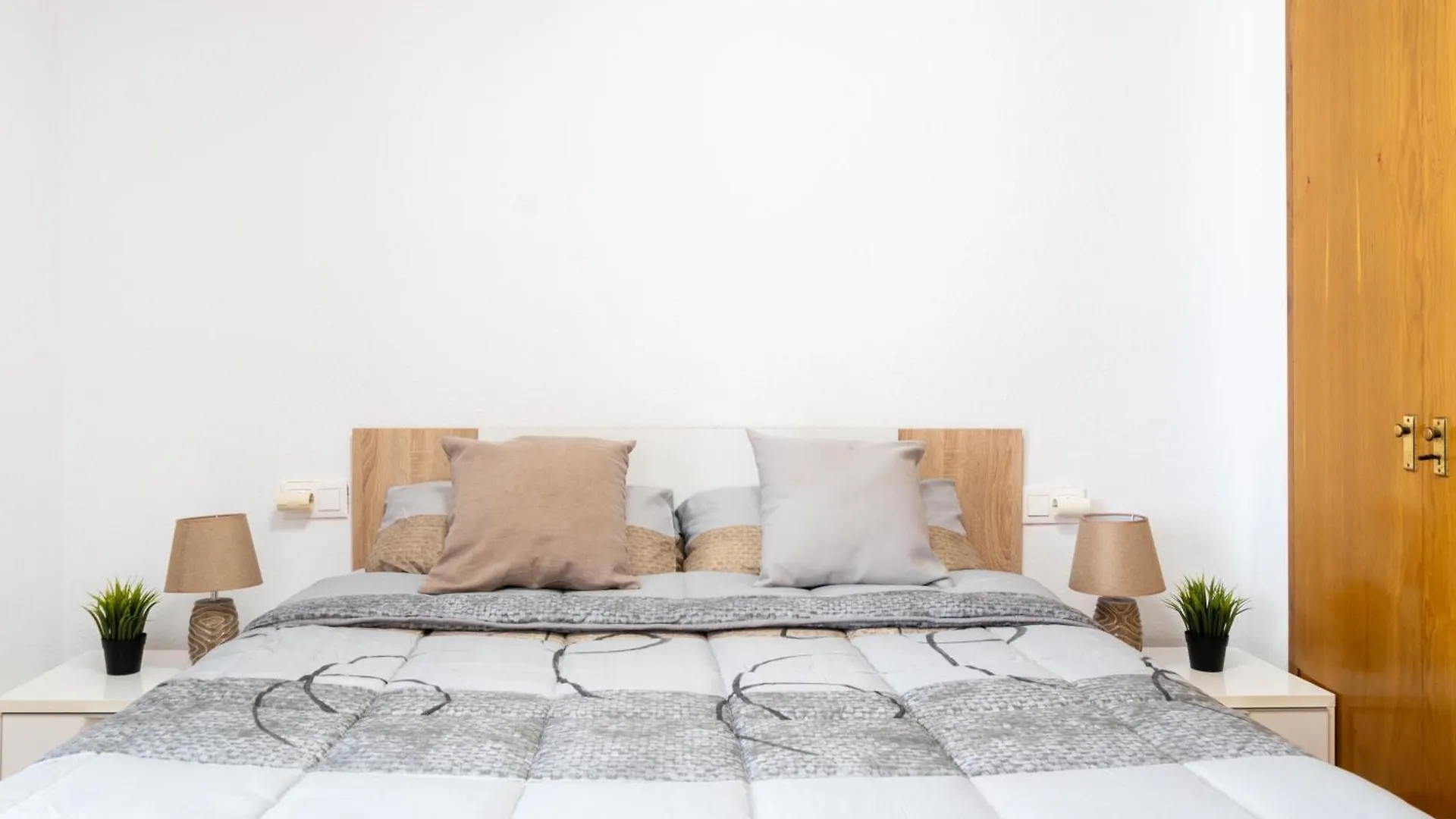 Turistmar - Amplio Apartamento En Salou Con Piscina, A 2 Minutos De La Playa 0*,  Spain