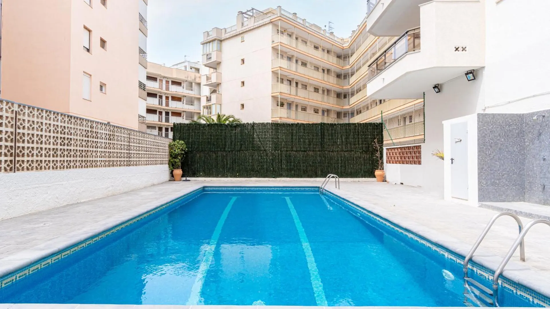 Turistmar - Amplio Apartamento En Salou Con Piscina, A 2 Minutos De La Playa